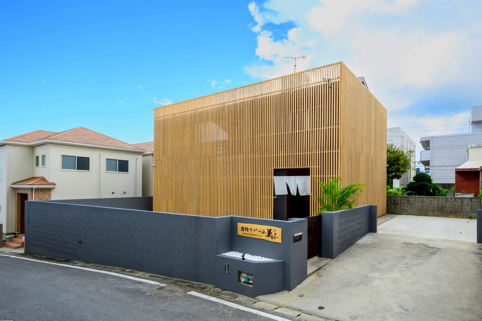 ONNA RESORT Chura 外観
